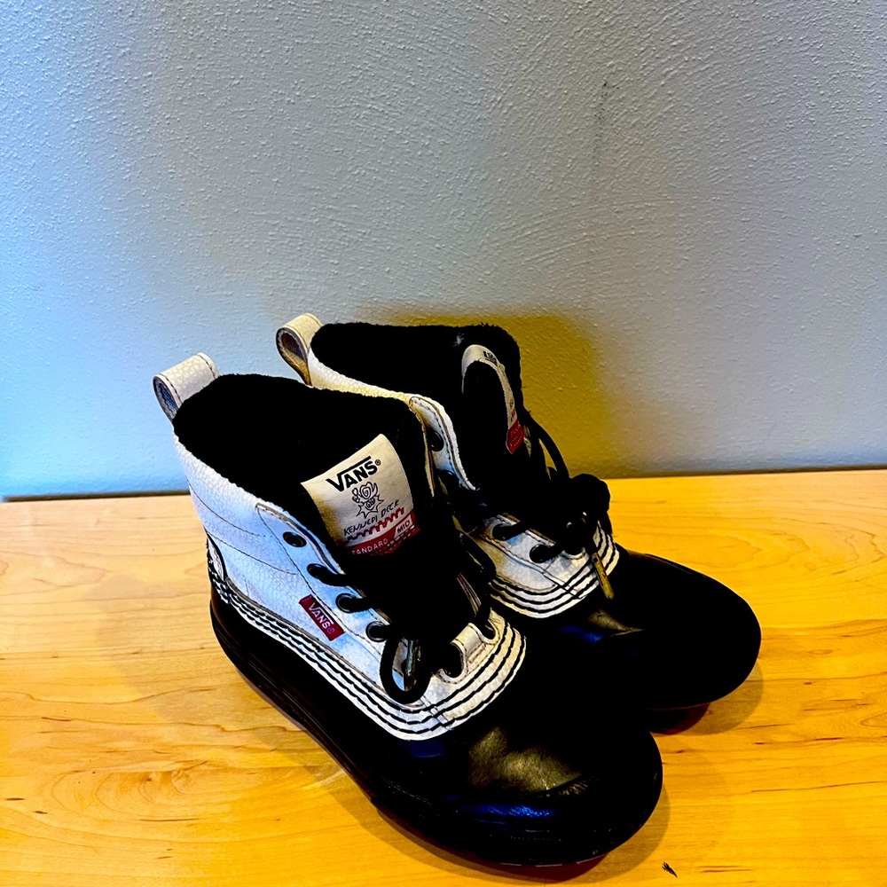 Vans (big kids) boots size 3.5